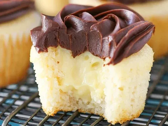 Boston Cream Pie Cupcakes with creamy pastry filling and chocolate ganache topping